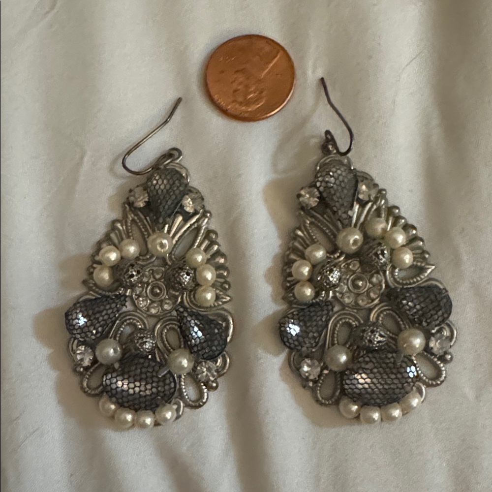 Elegant Silver and Pearl Dangle Earrings